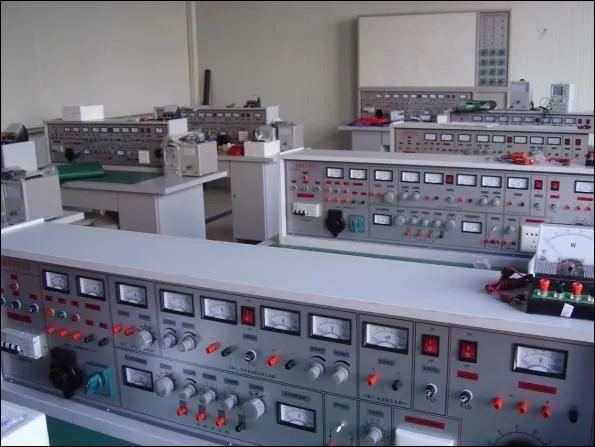 PGXDT-229D型模电数电技术实验台