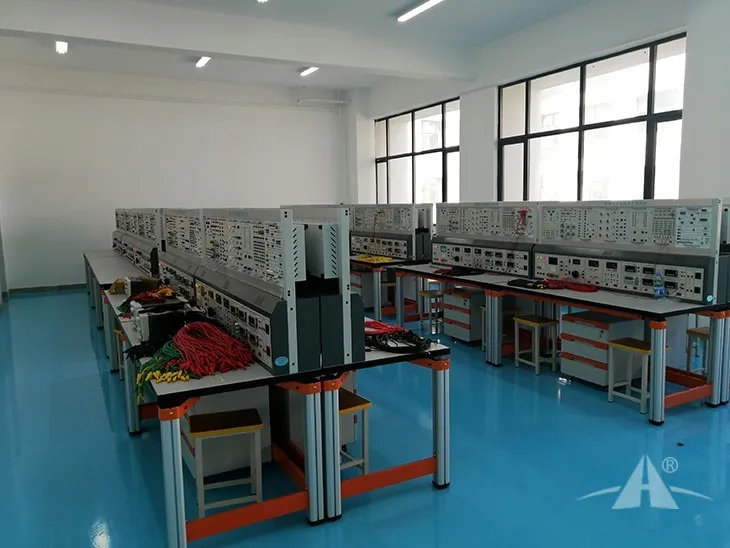 培高科技教学设备